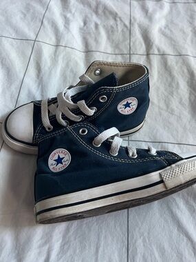 Converse Kids Sz 9 Navy High-Top Sneakers